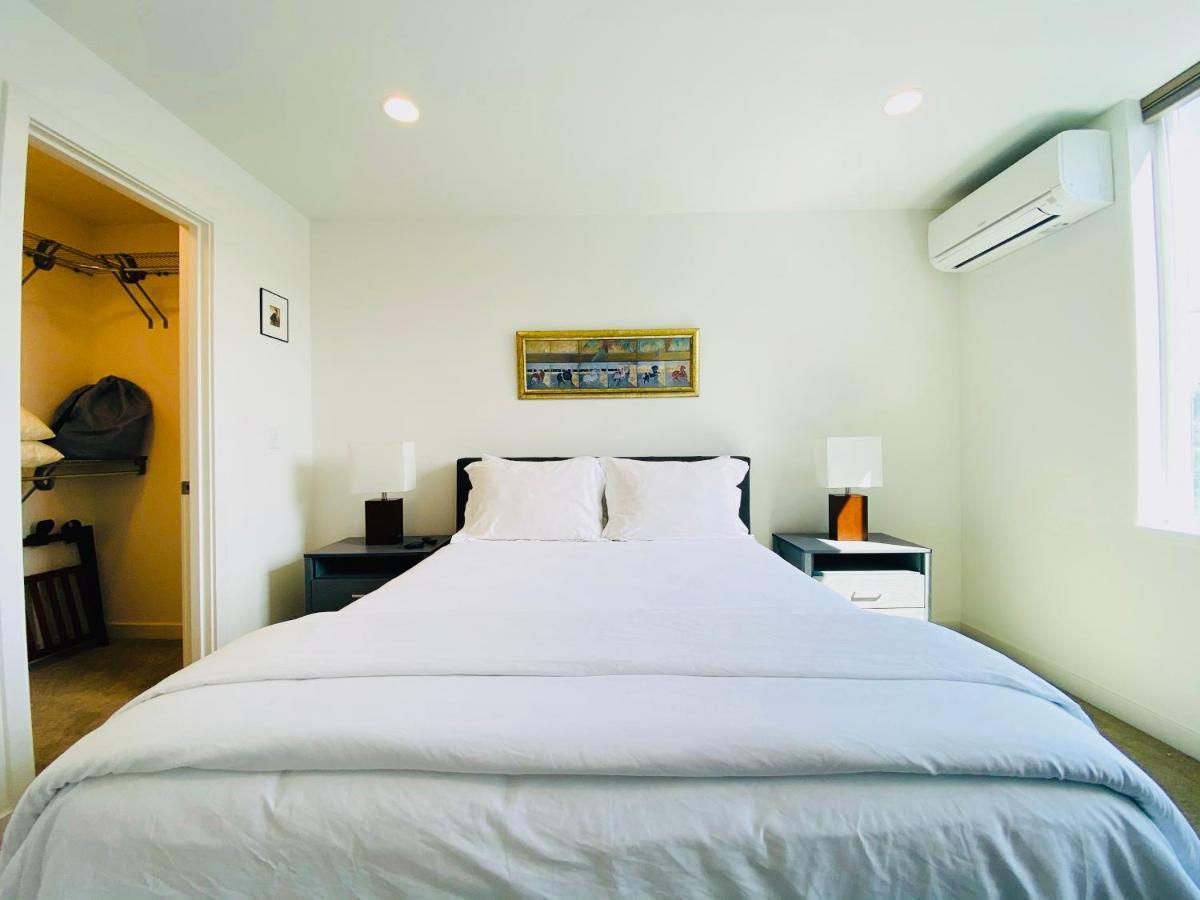 Apartment Modern Ballard Townhouse - 92 Walkscore & Rooftop! Seattle