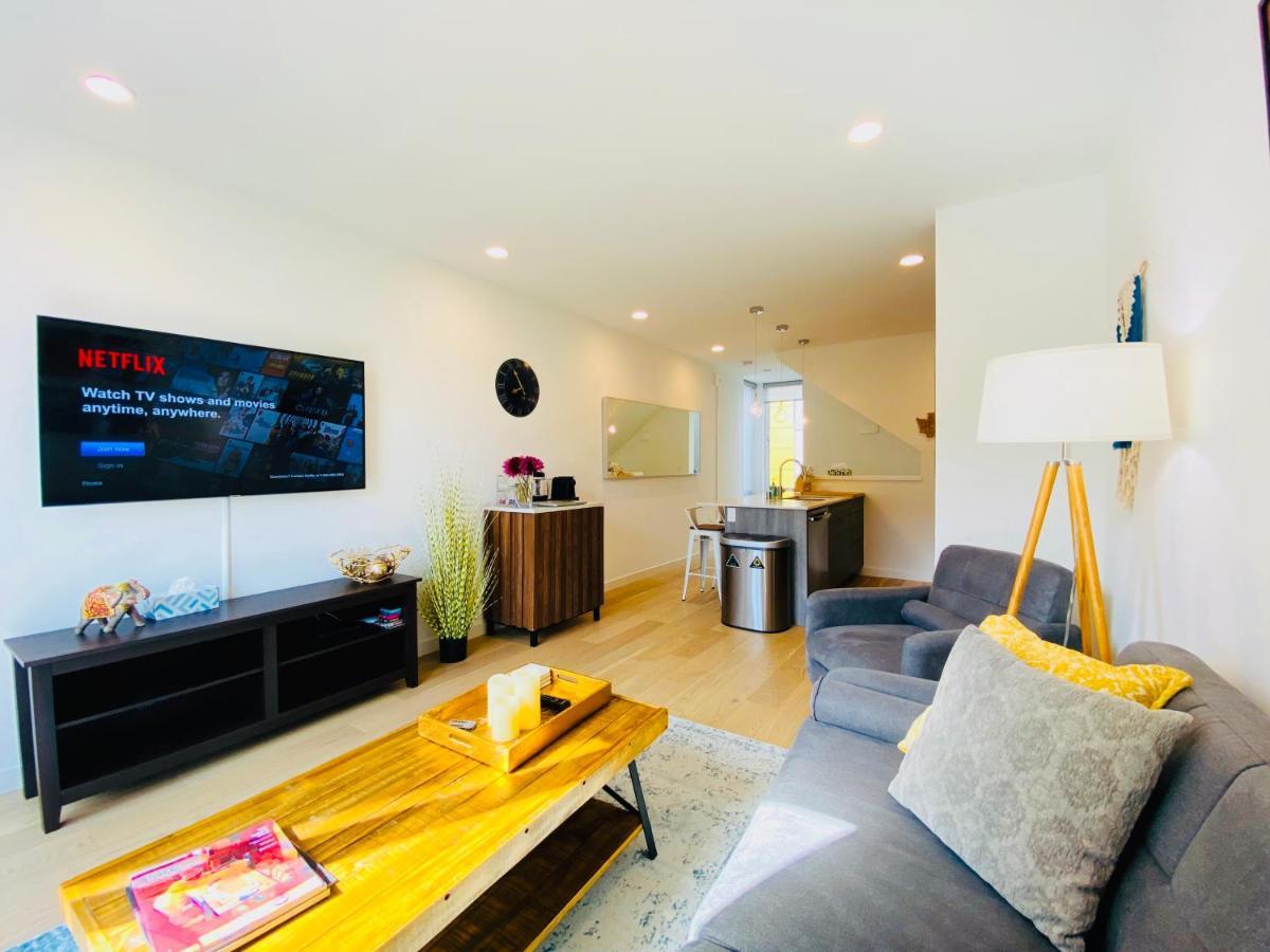 Modern Ballard Townhouse - 92 Walkscore & Rooftop! Apartment Seattle