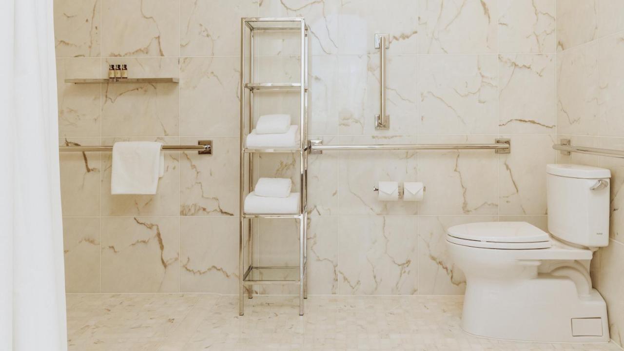 Lotte Hotel 5*