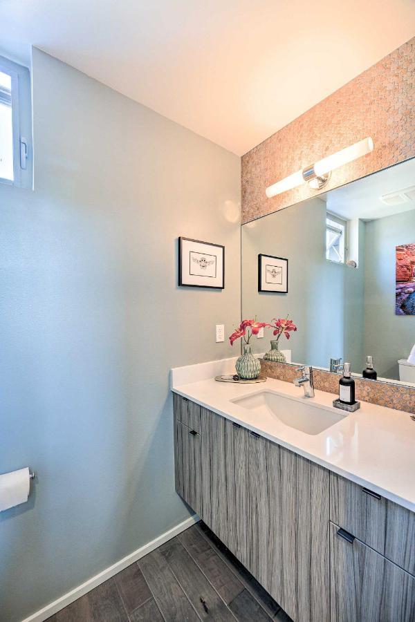 Retreat With Canal And Mountain Rooftop Views! * Seattle