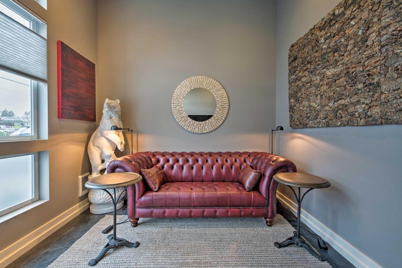 Sleek 5 Min To Downtown Ballard! Seattle