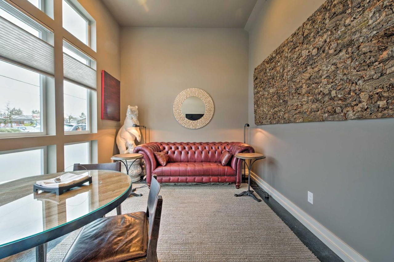 Sleek 5 Min To Downtown Ballard!