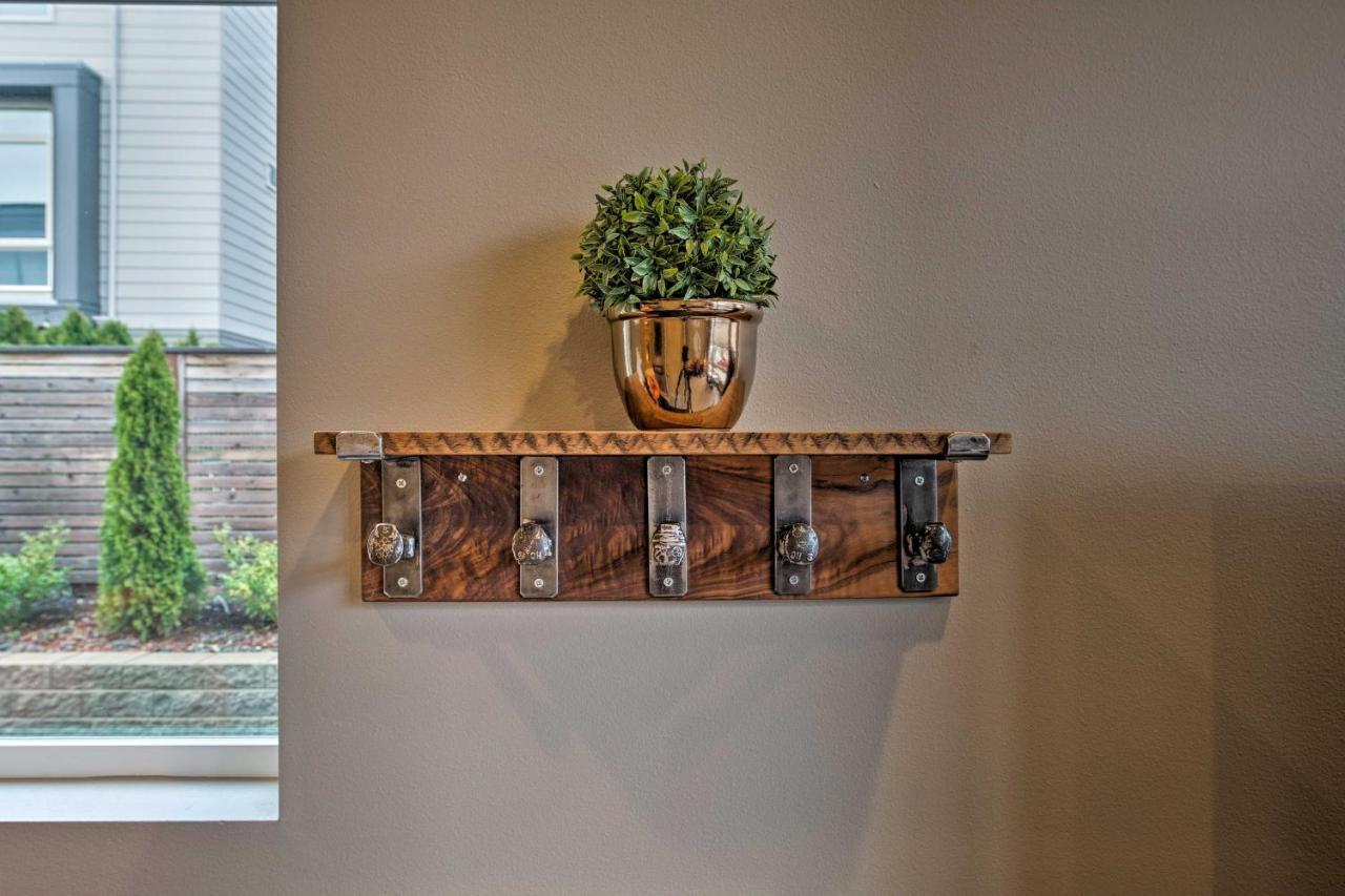 Sleek 5 Min To Downtown Ballard! *