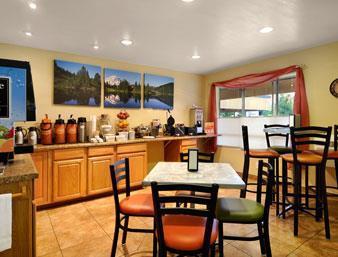 Motel Travelodge By Wyndham 2*
