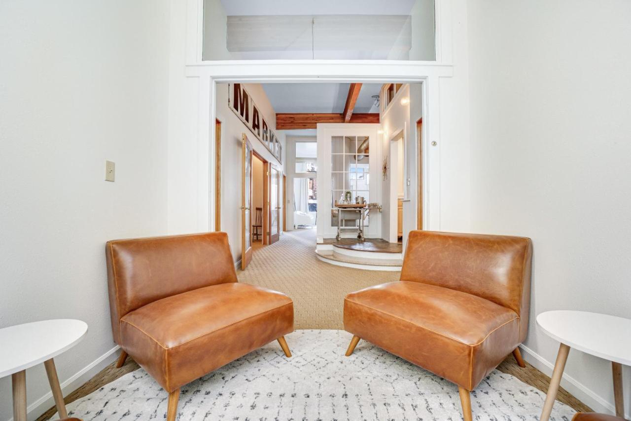 Apartment Opulence At The Square Seattle