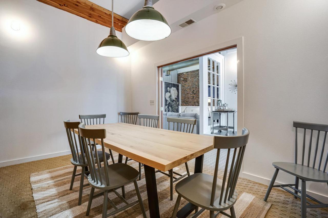 Apartment Opulence At The Square *