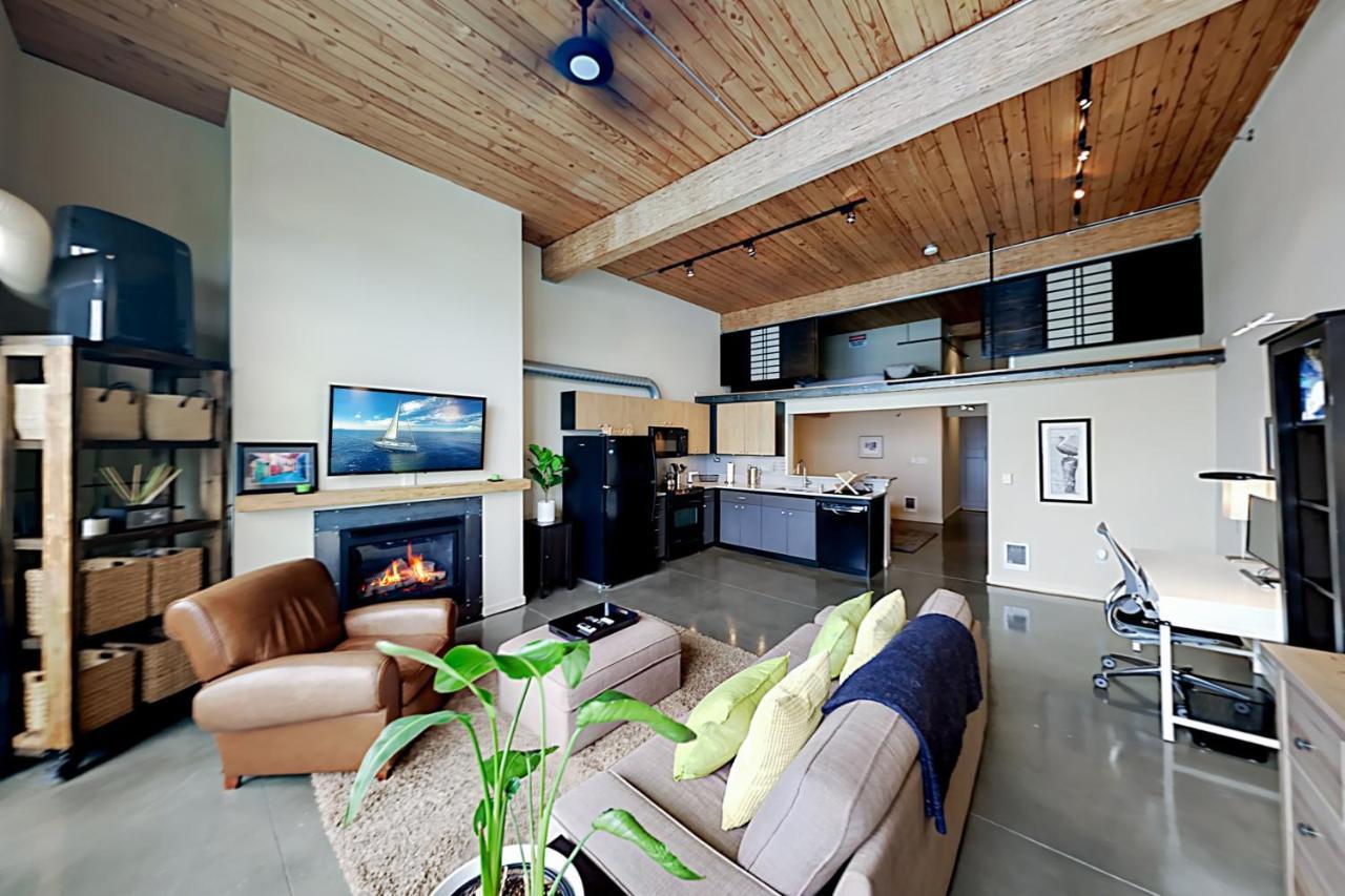 19th Avenue Lofts Unit 213 *
