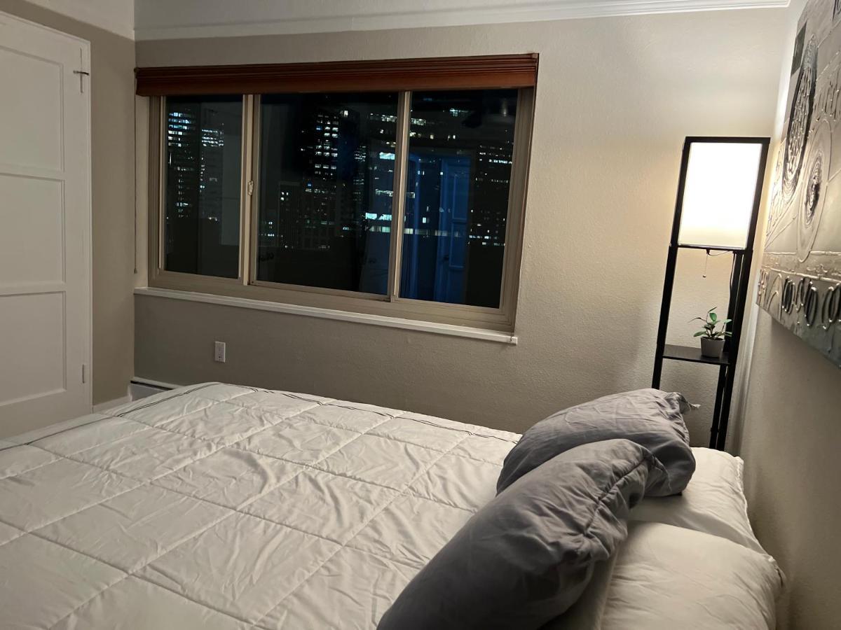 2 Bedroom Penthouse Downtown Apartment *