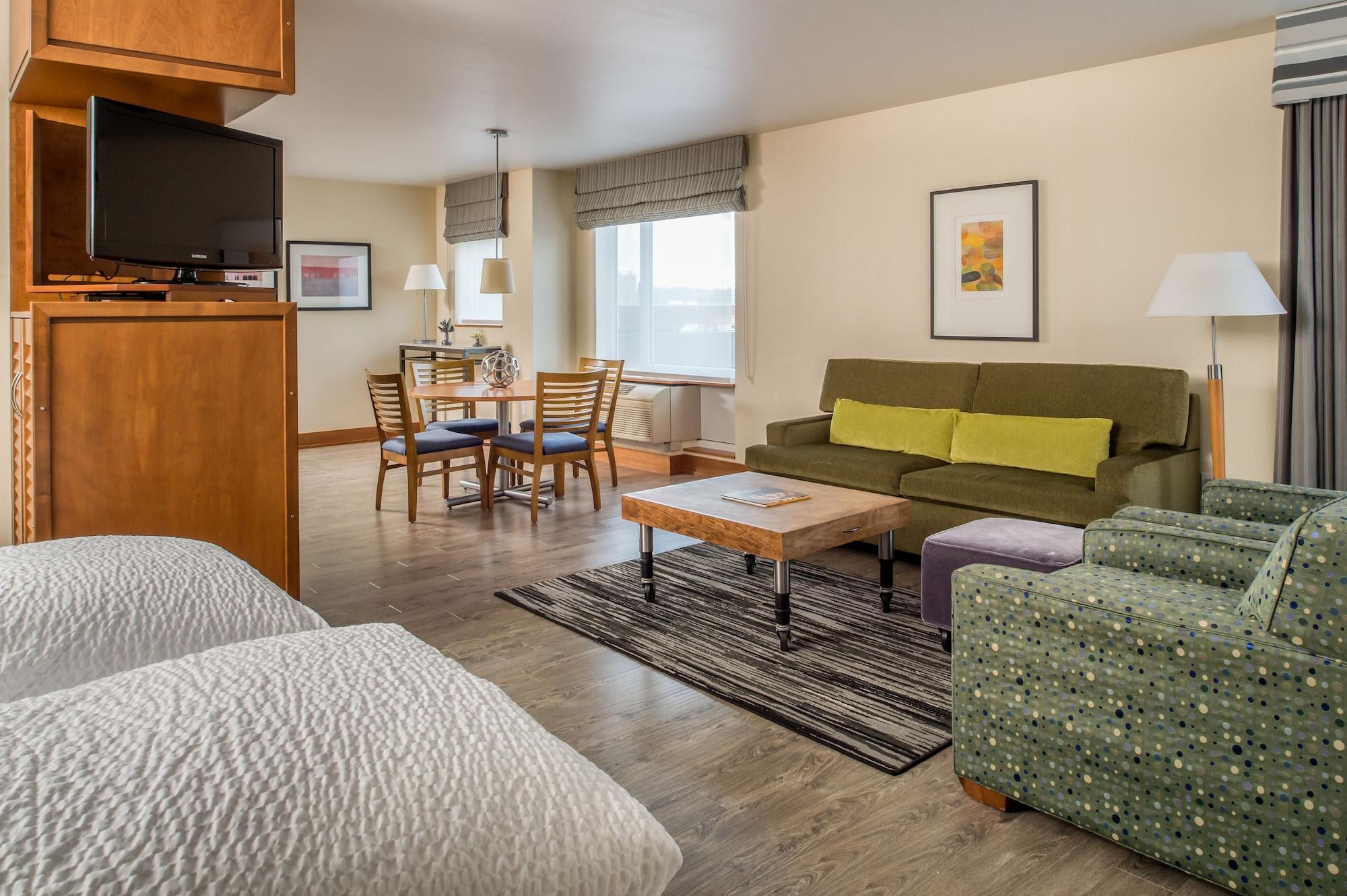 Staypineapple, Watertown Hotel, District Hotel 3*