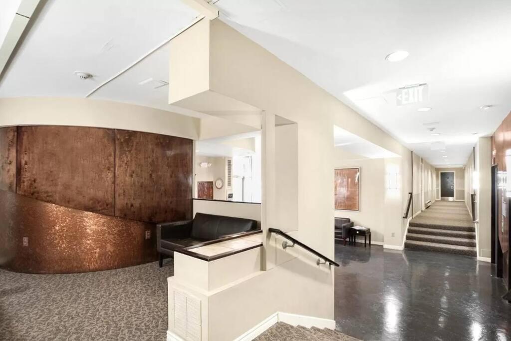 Apartment 2br Downtown Convention Center Near Attractions *