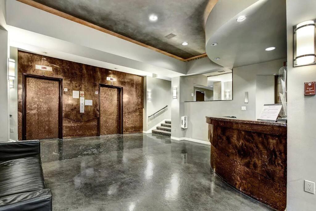 2br Downtown Convention Center Near Attractions Apartment *