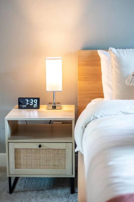 2br Downtown Convention Center Near Attractions Apartment Seattle