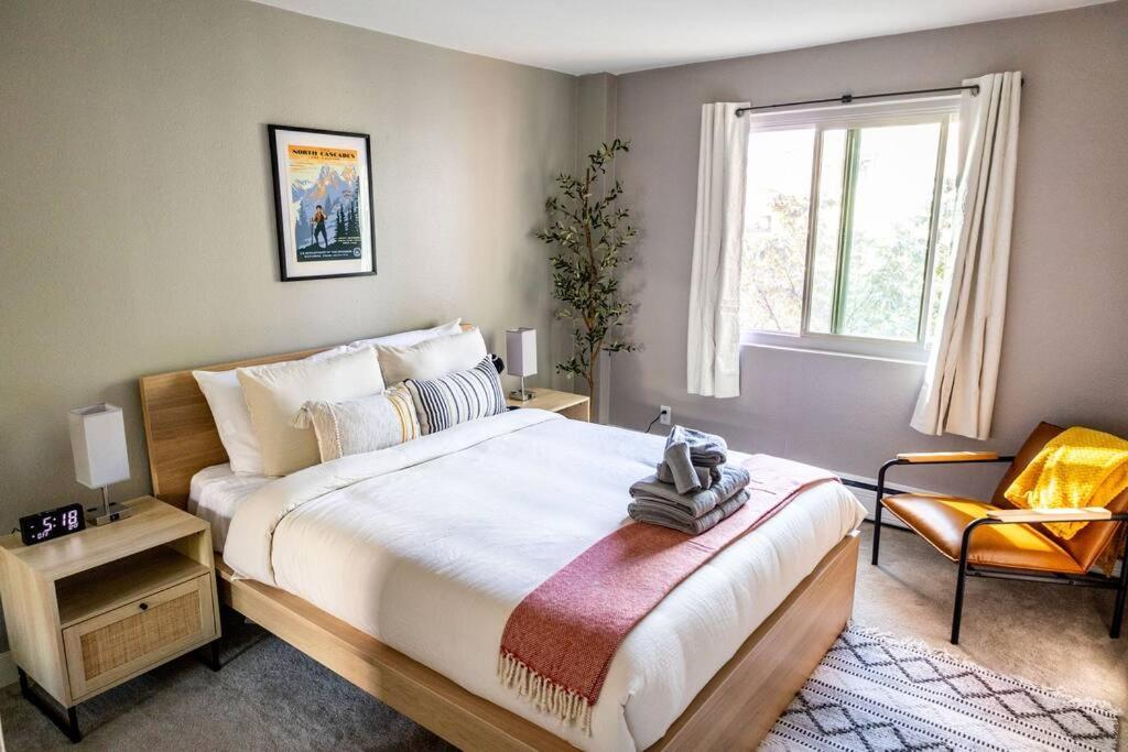2br Downtown Convention Center Near Attractions Apartment Seattle