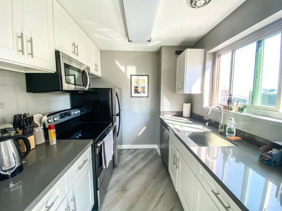 2br Downtown Convention Center Near Attractions Apartment