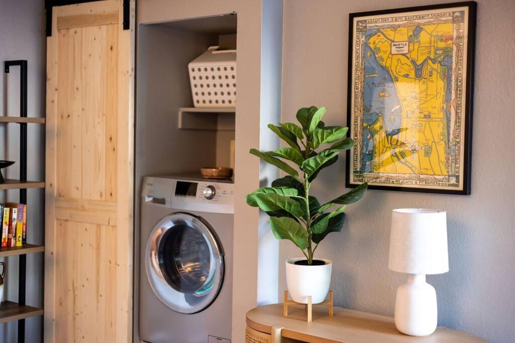 2br Downtown Convention Center Near Attractions Apartment Seattle