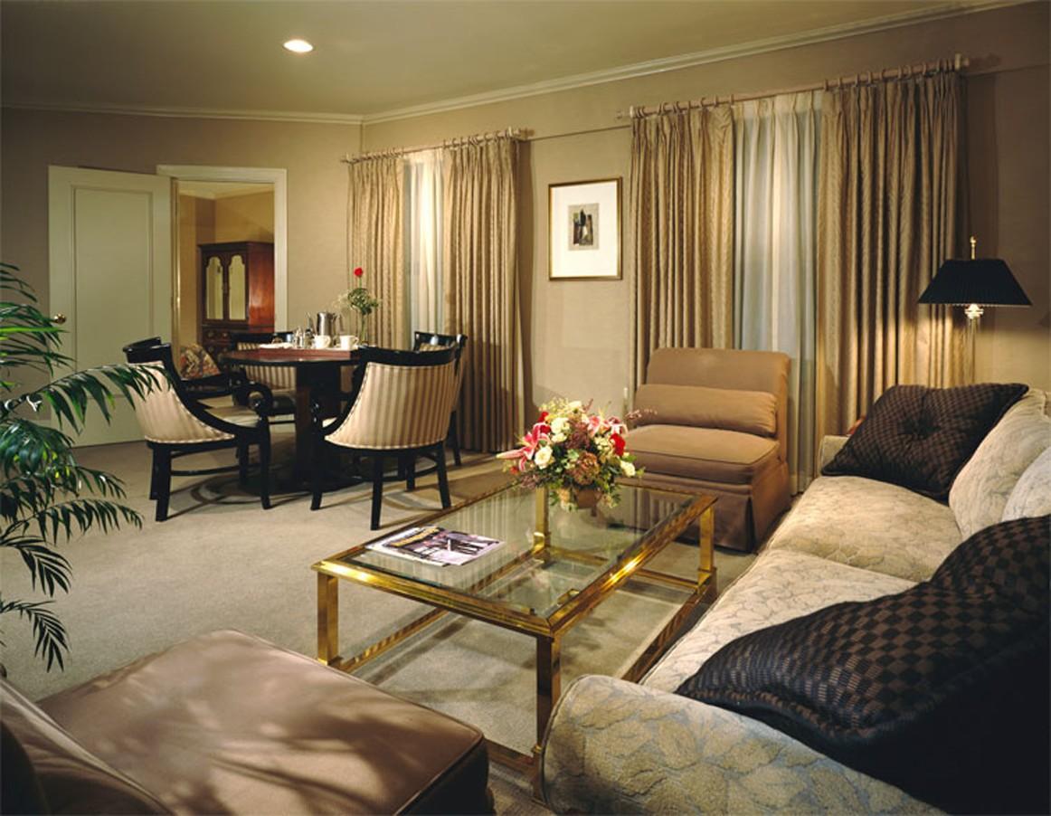 Mayflower Park 4*