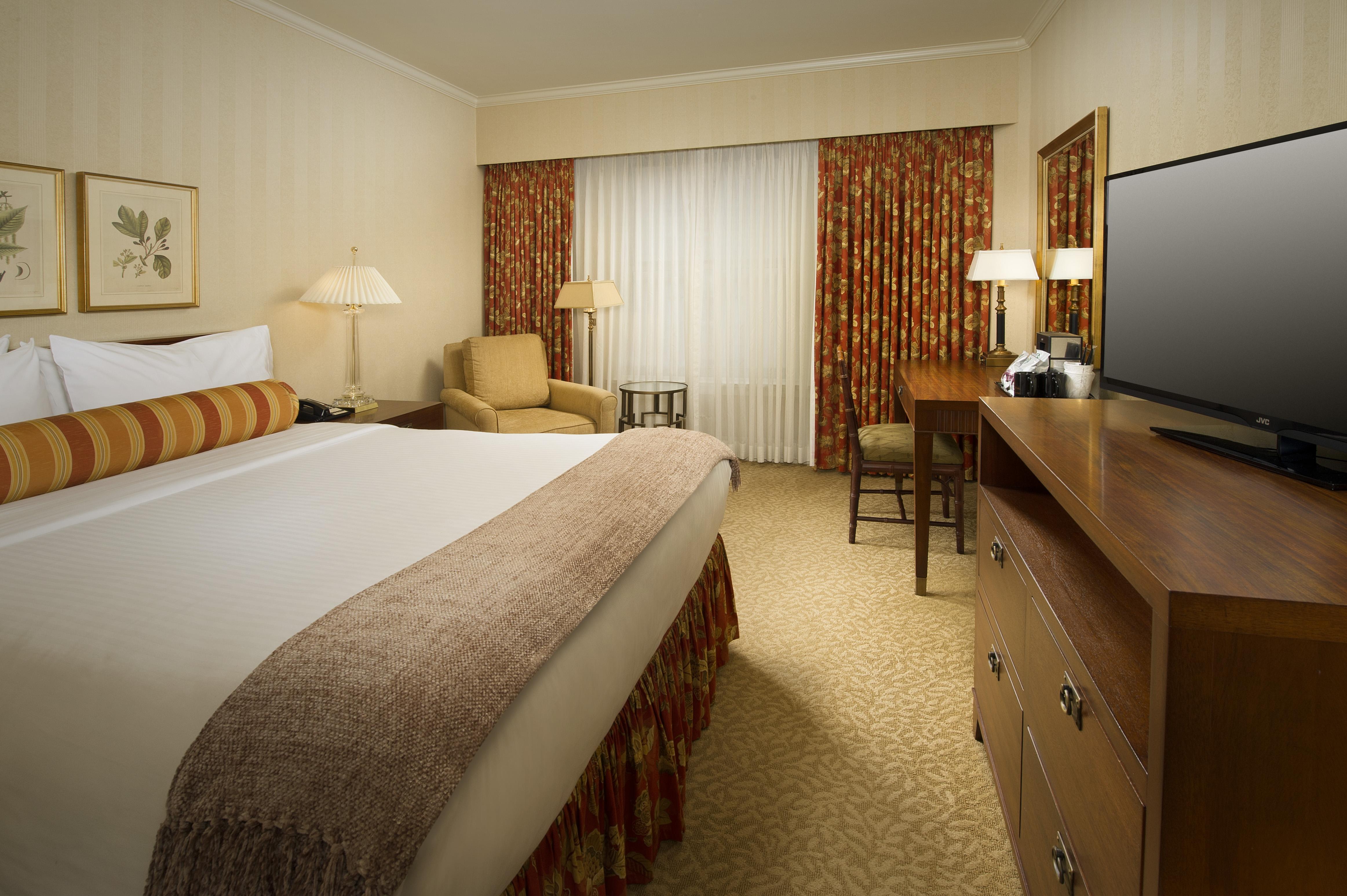 Mayflower Park Hotel 4*