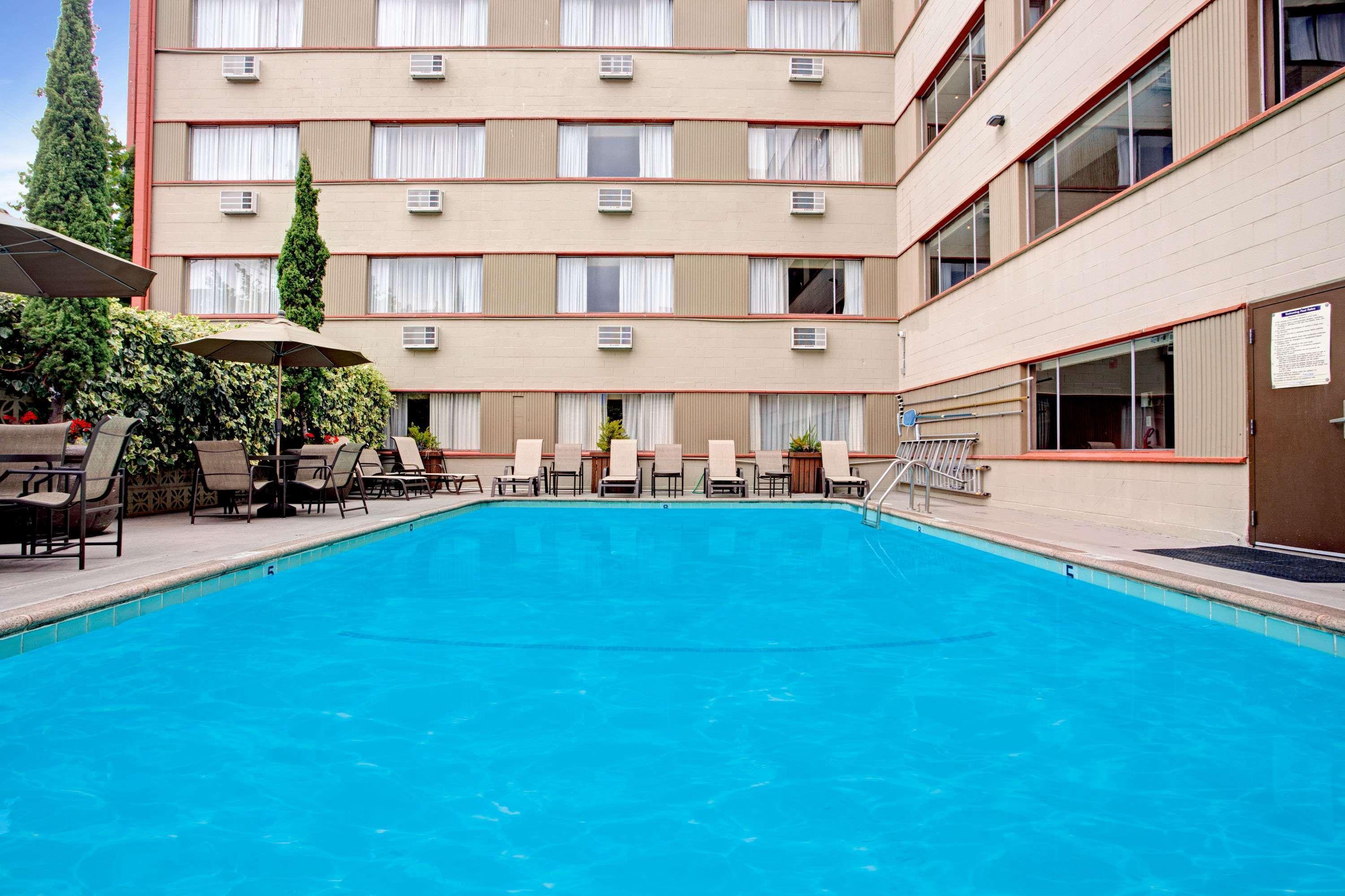 Hotel Travelodge By Wyndham By The Space Needle 2*