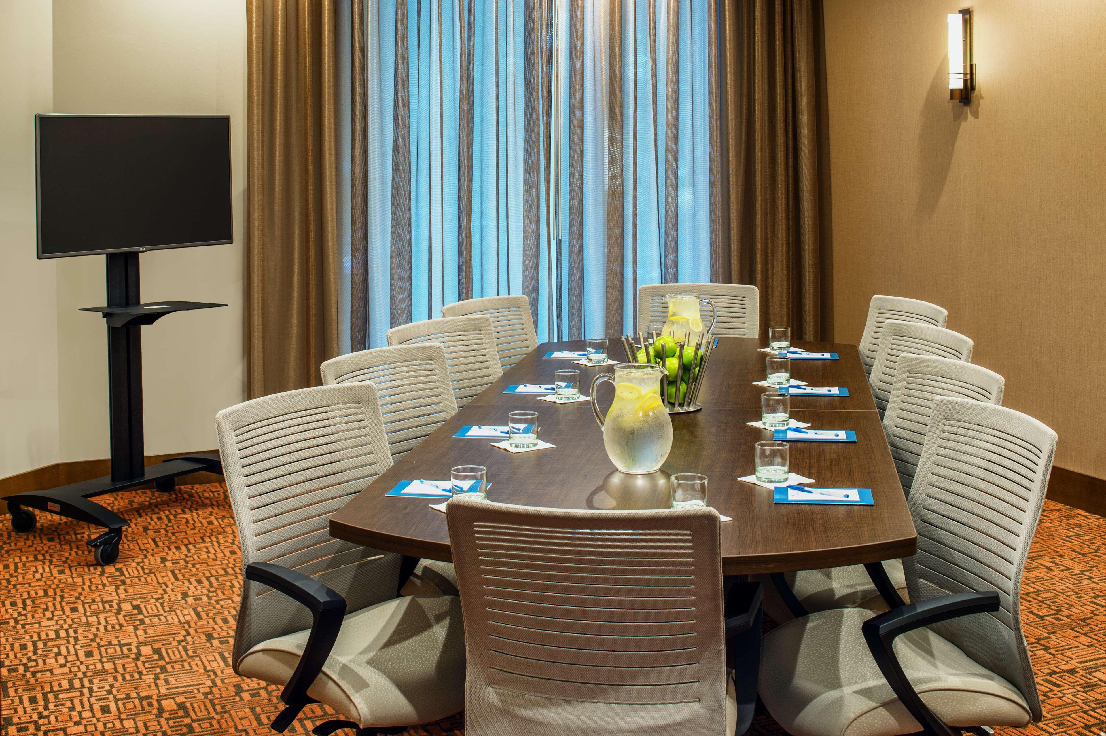 Hyatt House Downtown 3*
