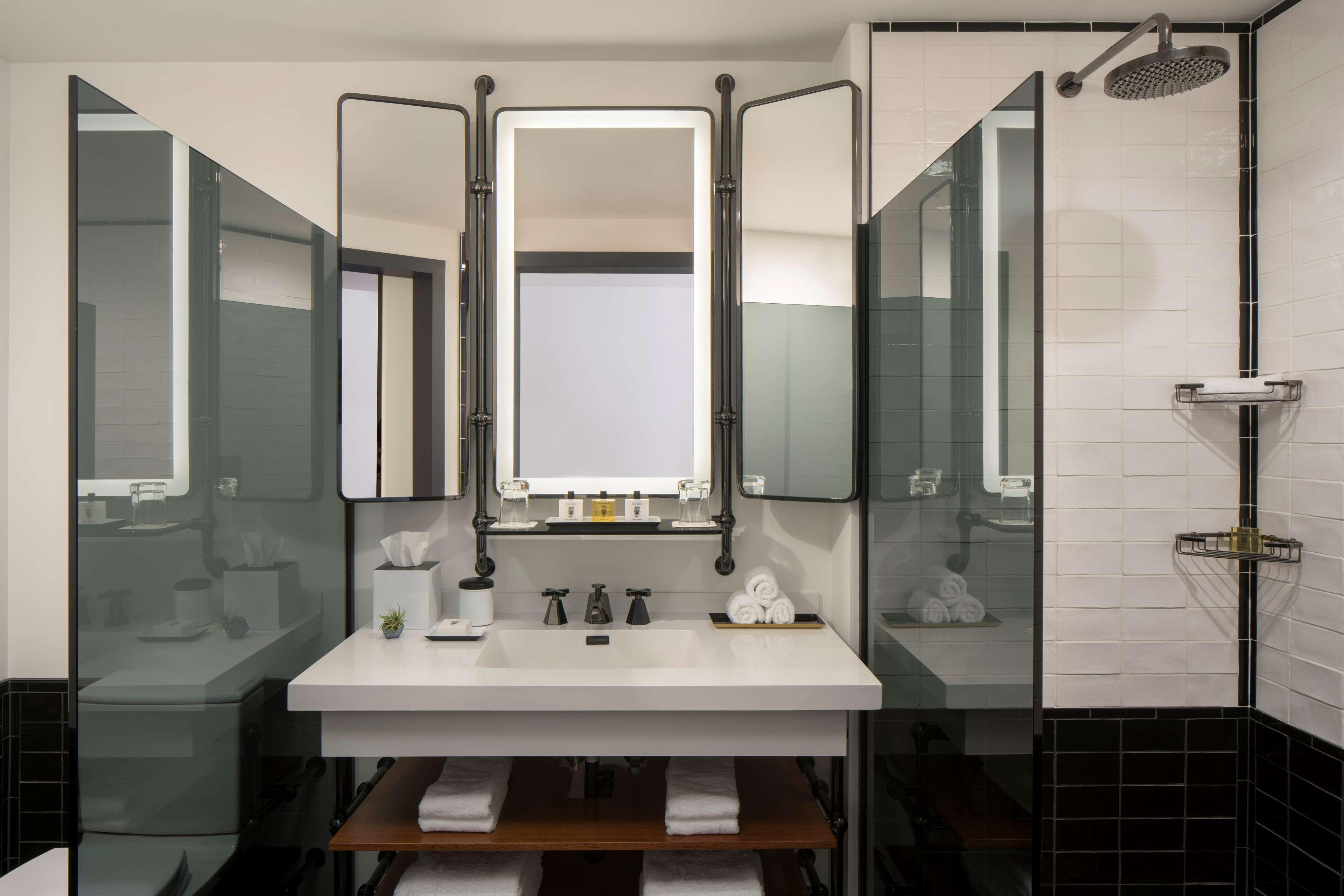 Hotel Thompson Seattle, By Hyatt
