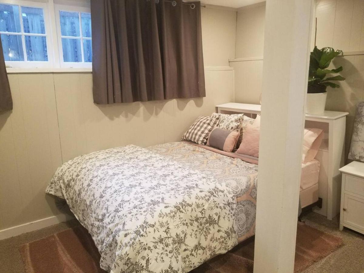 2 Bedroom Unit With 3 Beds And 3 Large Tvs Apartment *