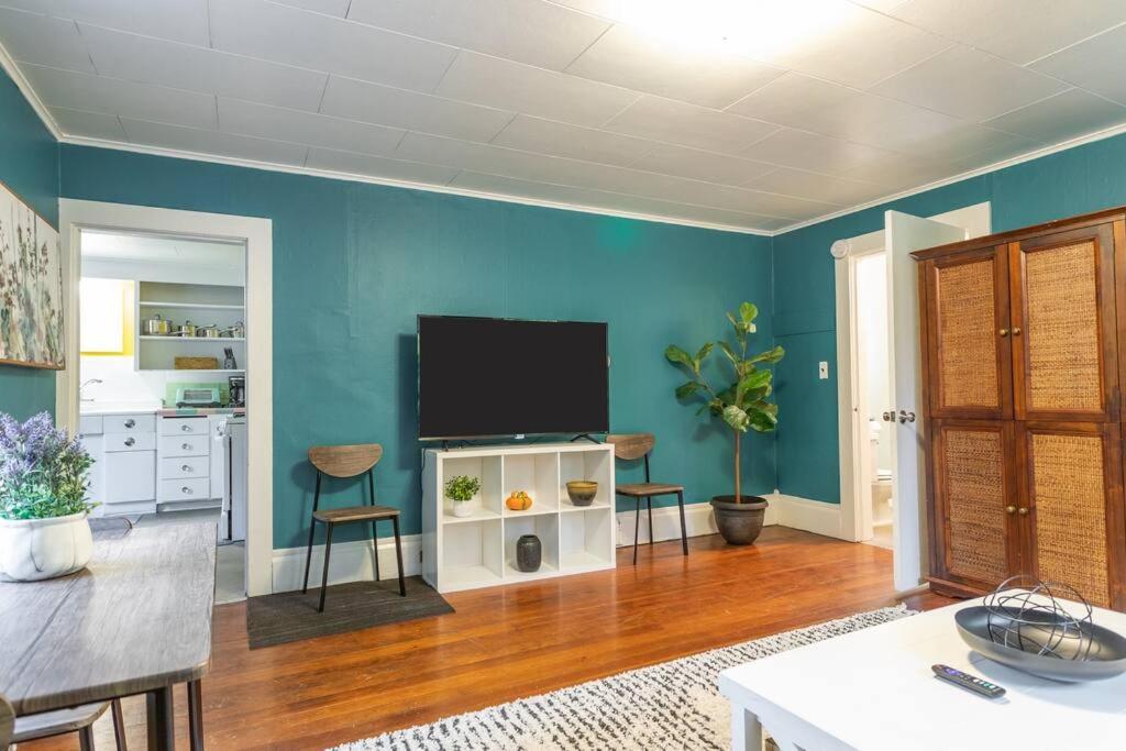 Apartment Large Funky 2 Or 3 Bedroom Unit In Prime Location Seattle