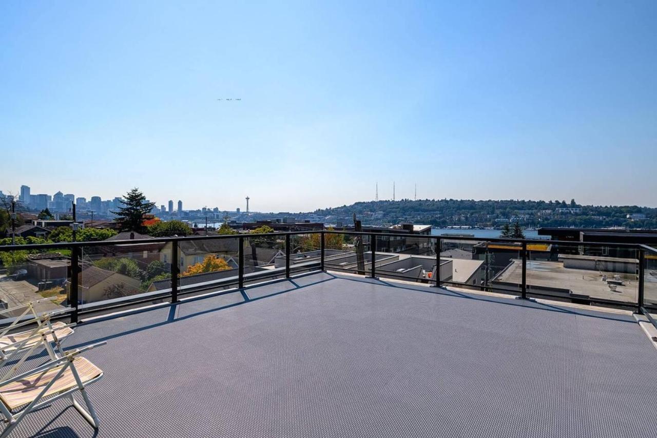 A-seattle Urban Village- Guemes-roof View Deck Holiday home Seattle