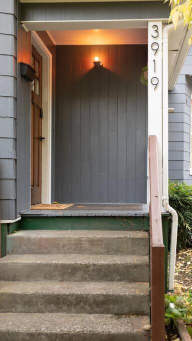 Apartment Large Funky 2 Or 3 Bedroom Unit In Prime Location Seattle