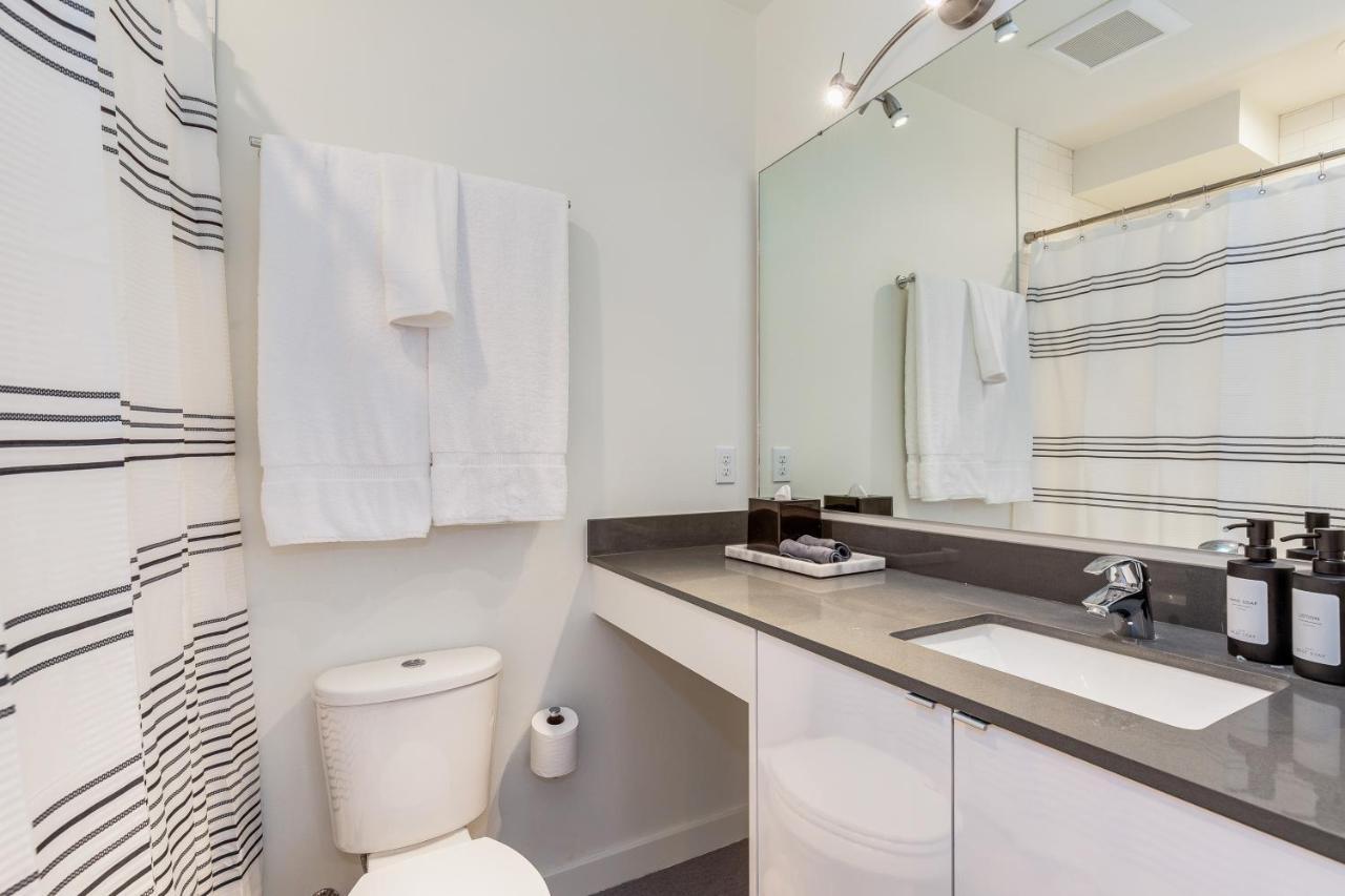 2br 2ba The Ballard Modish, Location With Rooftop View Holiday home *