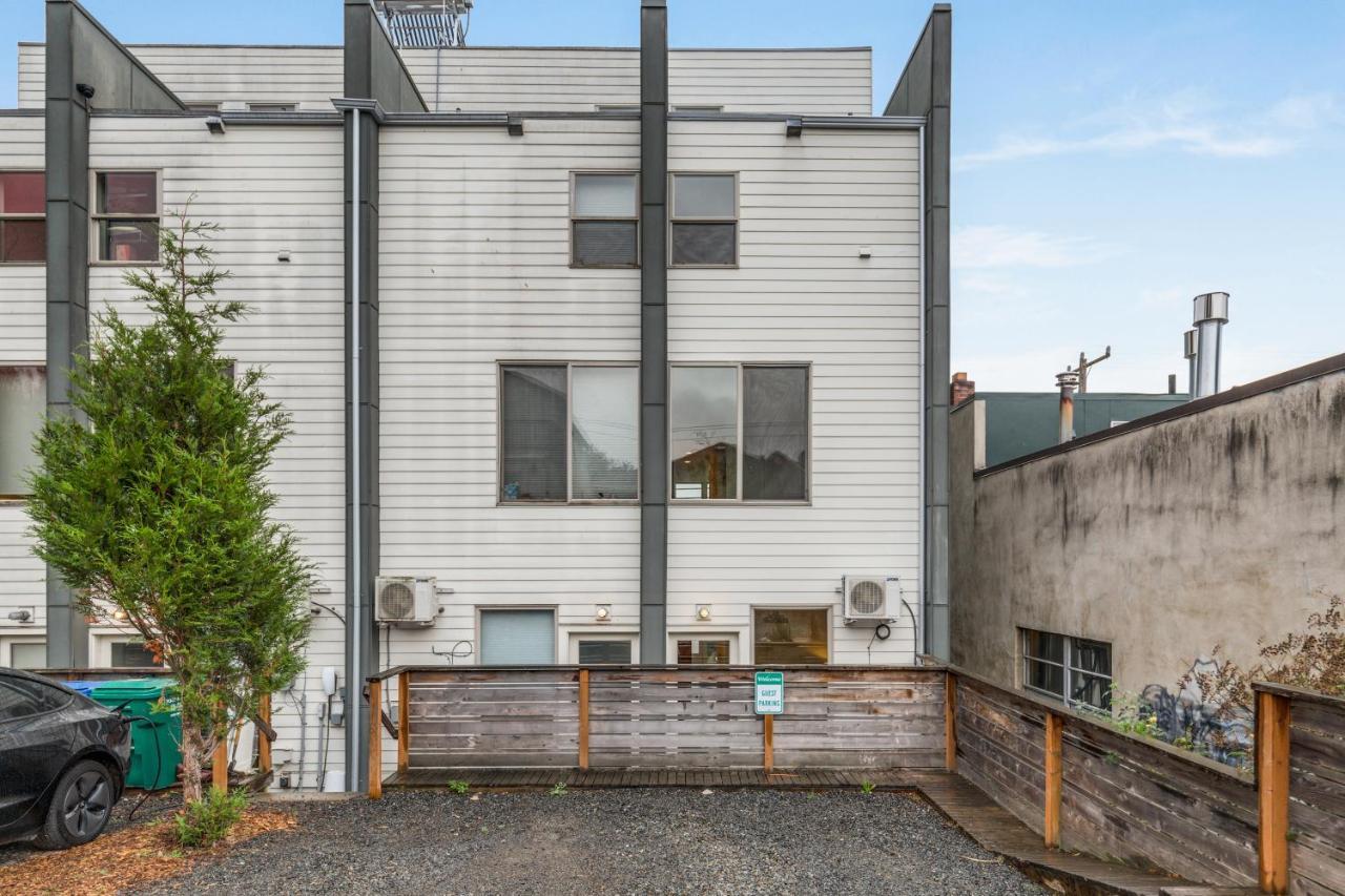 2br 2ba The Ballard Modish, Location With Rooftop View Seattle