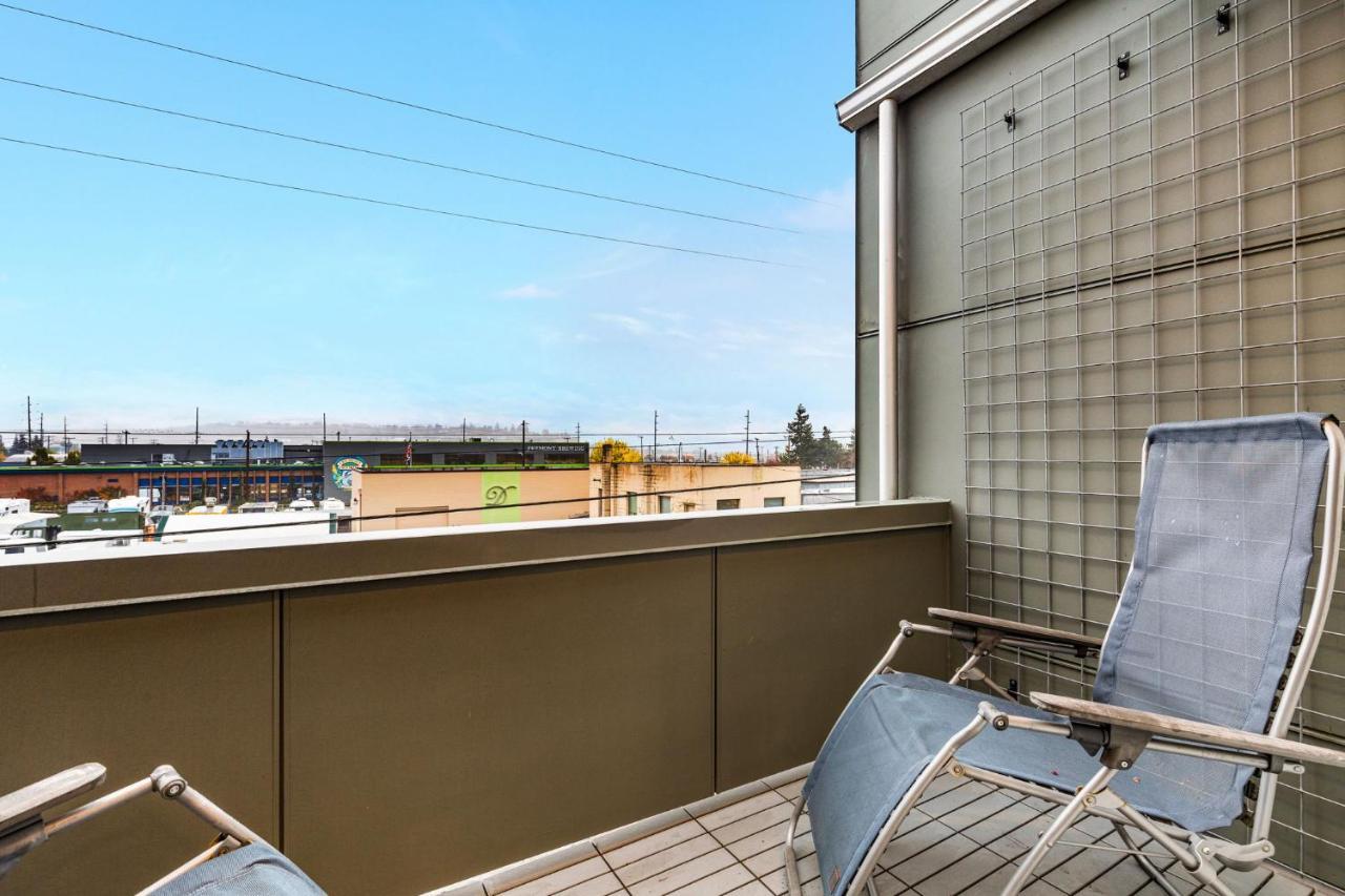 2br 2ba The Ballard Modish, Location With Rooftop View Holiday home *