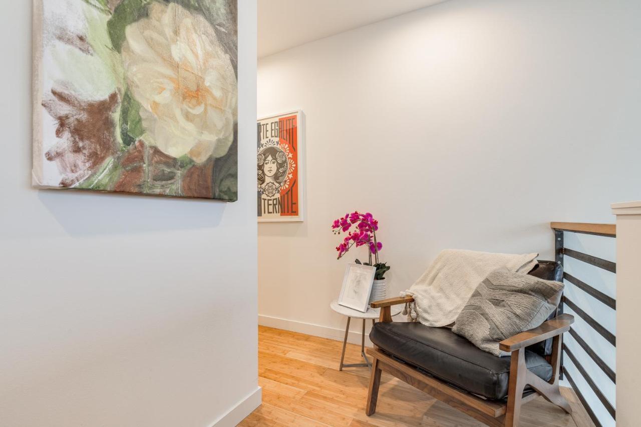 Holiday home 2br 2ba The Ballard Modish, Location With Rooftop View Seattle