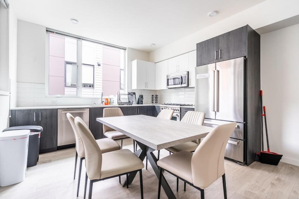 Elegant Townhome In