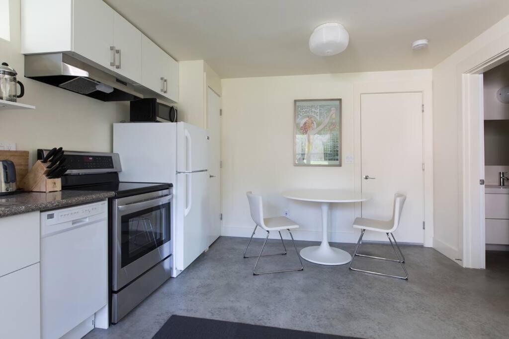 Leed Platinum Getaway * Seattle