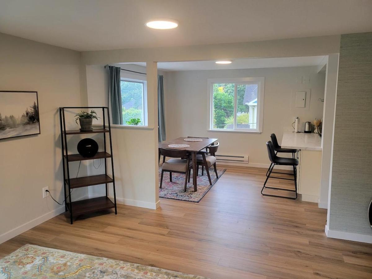 Apartment Fresh Floor W/ Balcony Seattle