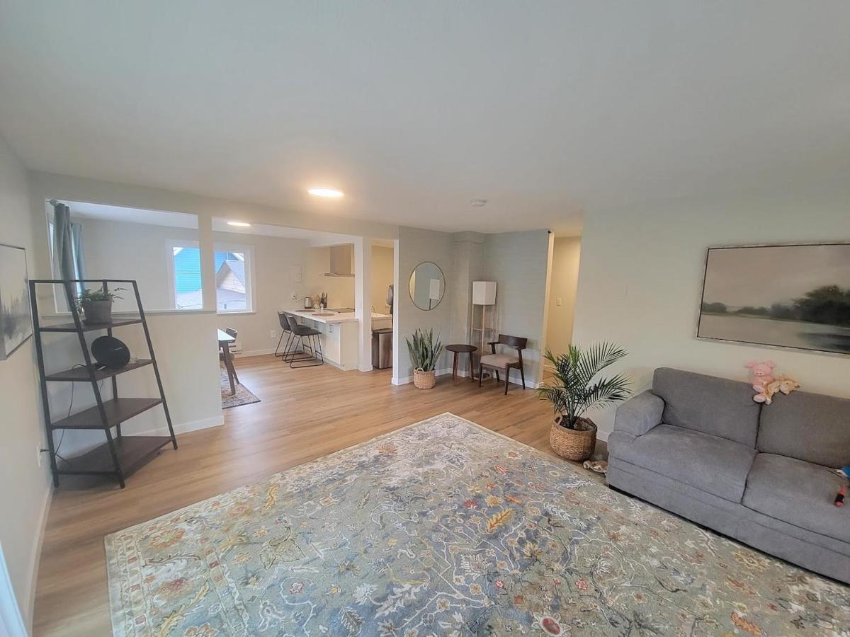 Apartment Fresh Floor W/ Balcony