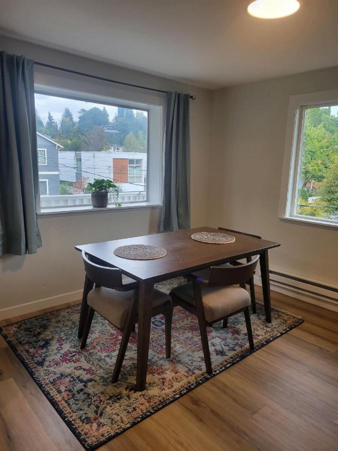 Fresh Floor W/ Balcony *