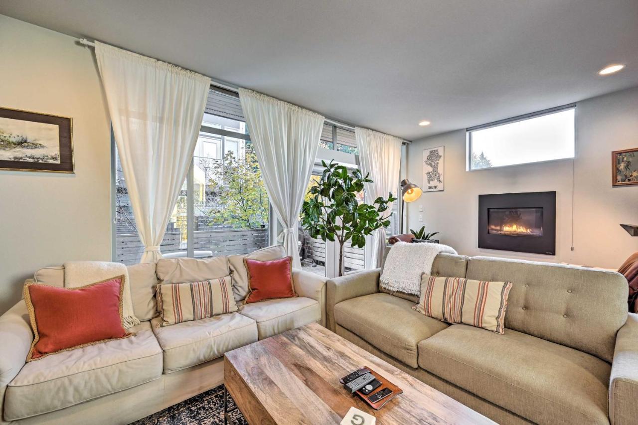 Sleek With Rooftop Patio And Views! Seattle