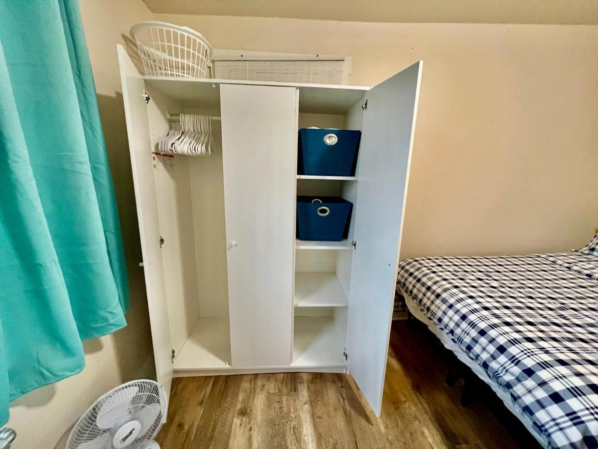 Private With Shared Bathroom Near Airport And Downtown Homestay *