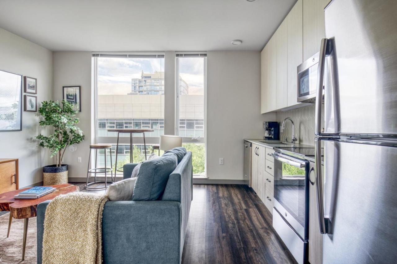S Union 1br W Gym Wd Space Needle View Sea-164 Seattle