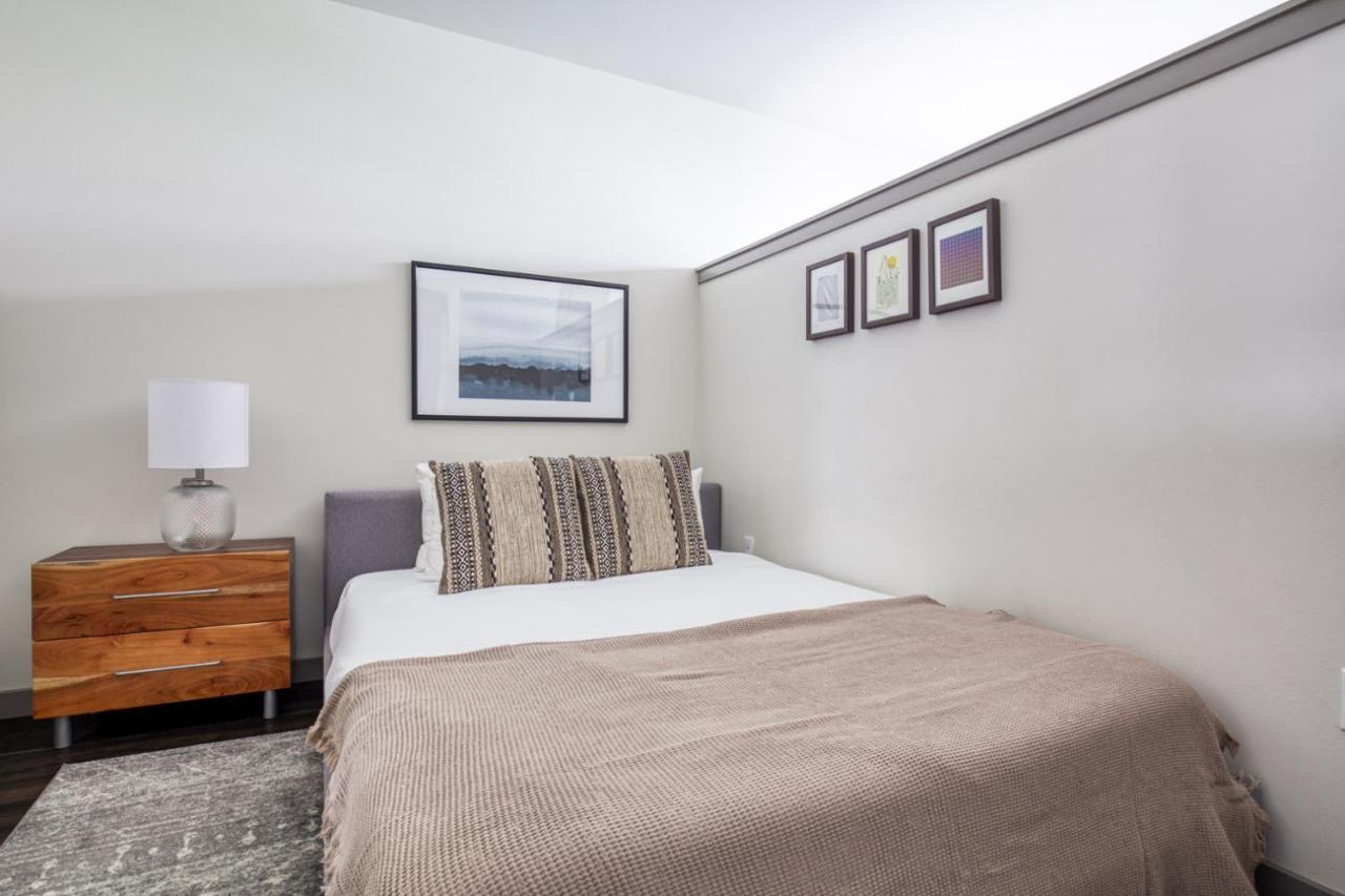 S Union 1br W Gym Wd Space Needle View Sea-164 * Seattle