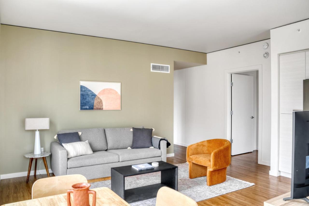 Apartment Downtown 2br W Gym Wd Bbq Nr Dining Shops Sea-406