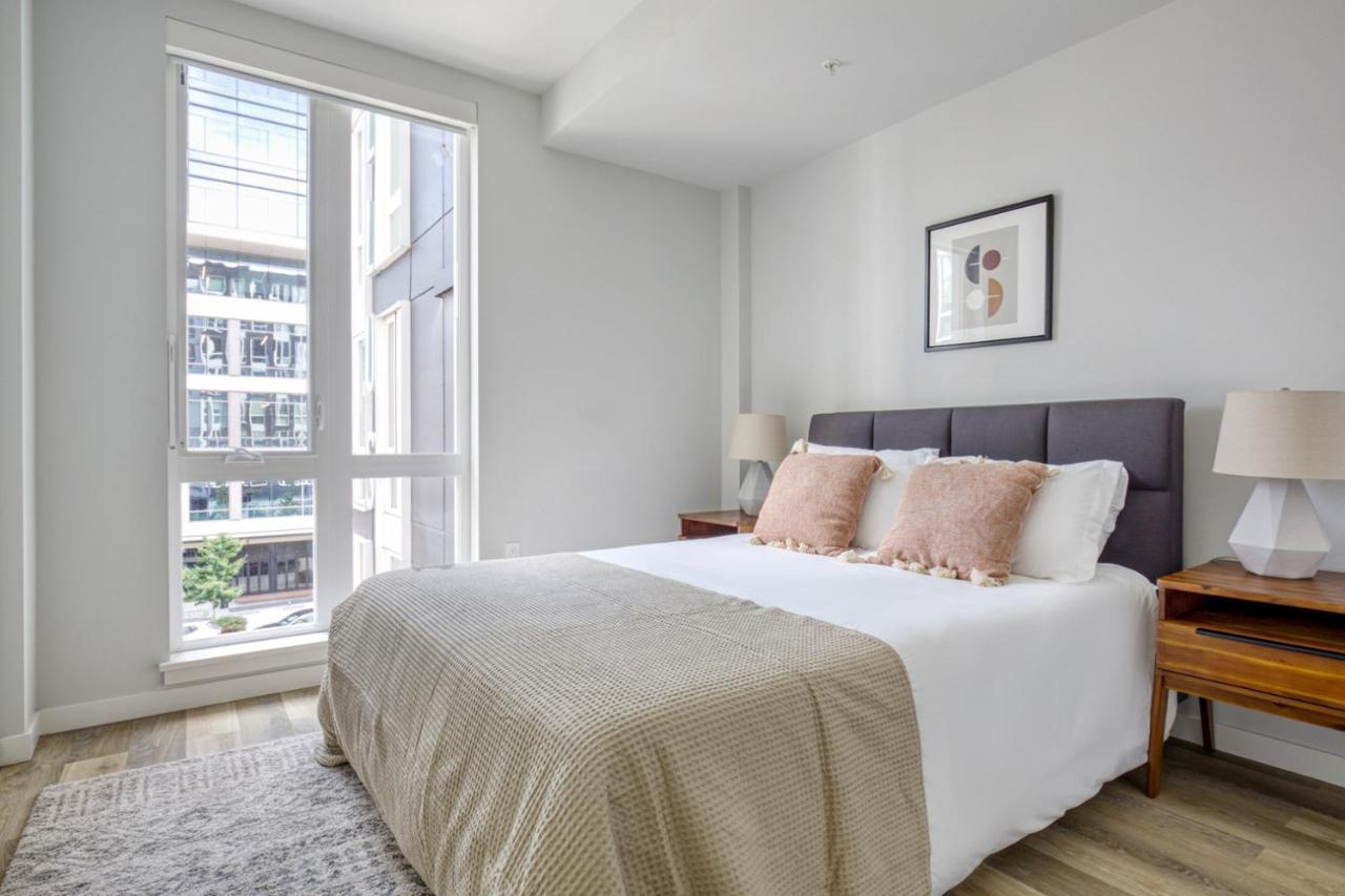 S Union 1br W Gym Wd Space Needle View Sea-169 Apartment *