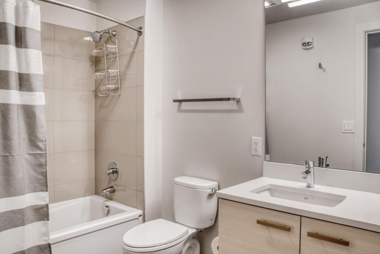 Downtown 2br W Gym Wd Bbq Nr Dining Shops Sea-406 Apartment *