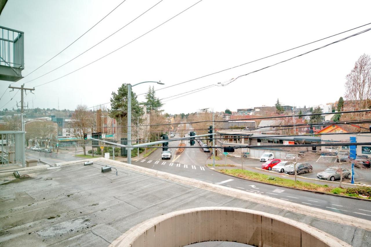 Wallingford 2br W Wd Roof Lounge Nr 99 I-5 Sea-311 Seattle