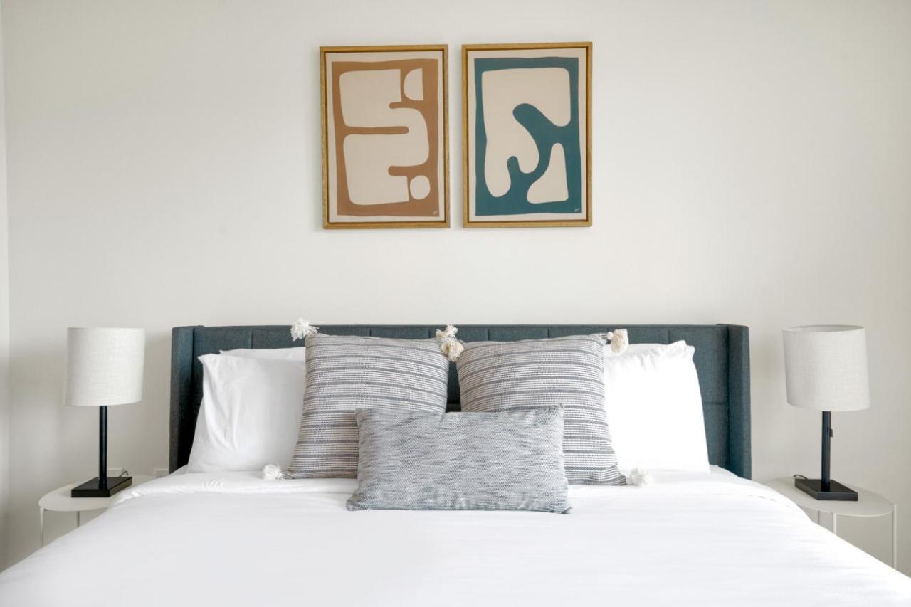 Wallingford 2br W Wd Roof Lounge Nr 99 I-5 Sea-311