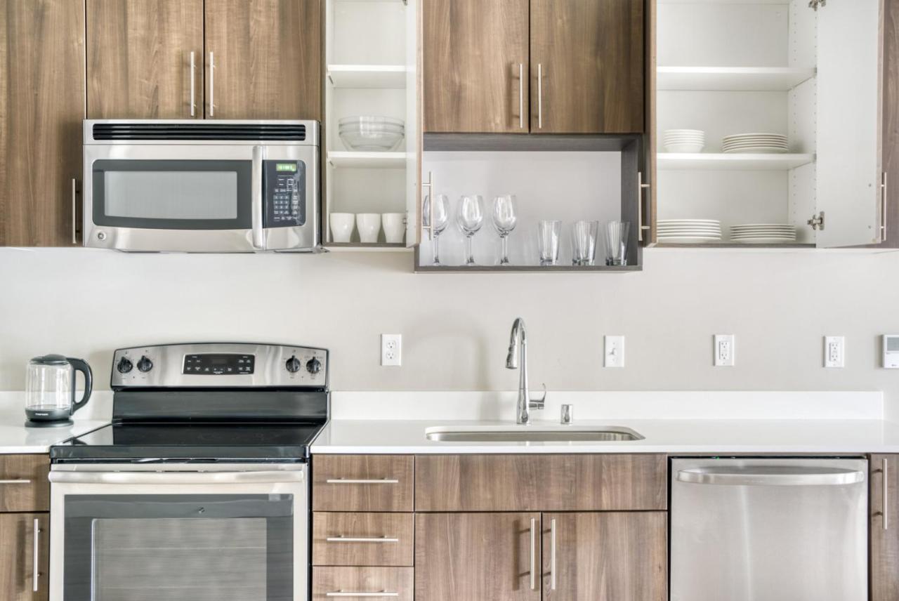 Downtown 1br W Gym Wd Bbq Nr Nightlife Sea-366 Apartment