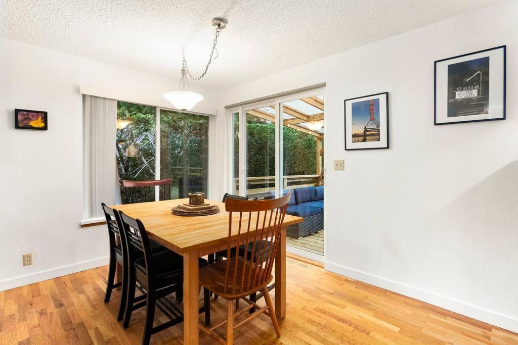 Hillside On North Queen Anne *