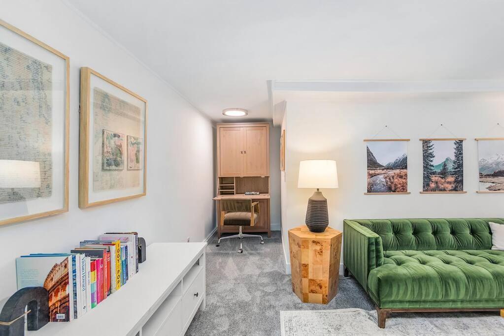 Lilac In Law, Picturesque Lower Unit *