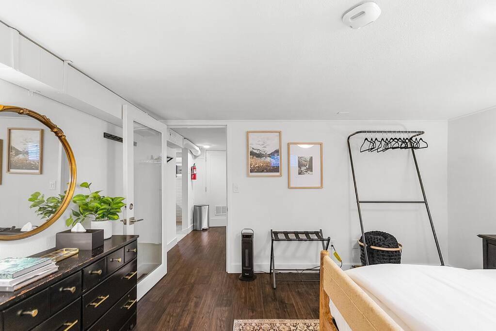 Lilac In Law, Picturesque Lower Unit *